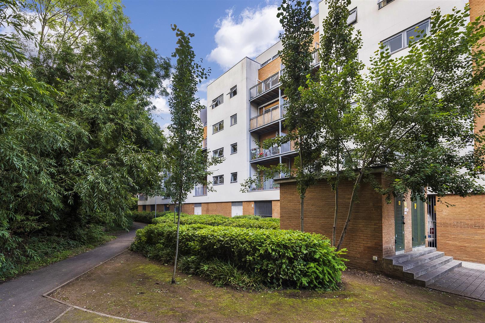 Sovereign Way, Tonbridge Jack Charles Estate Agents Tonbridge