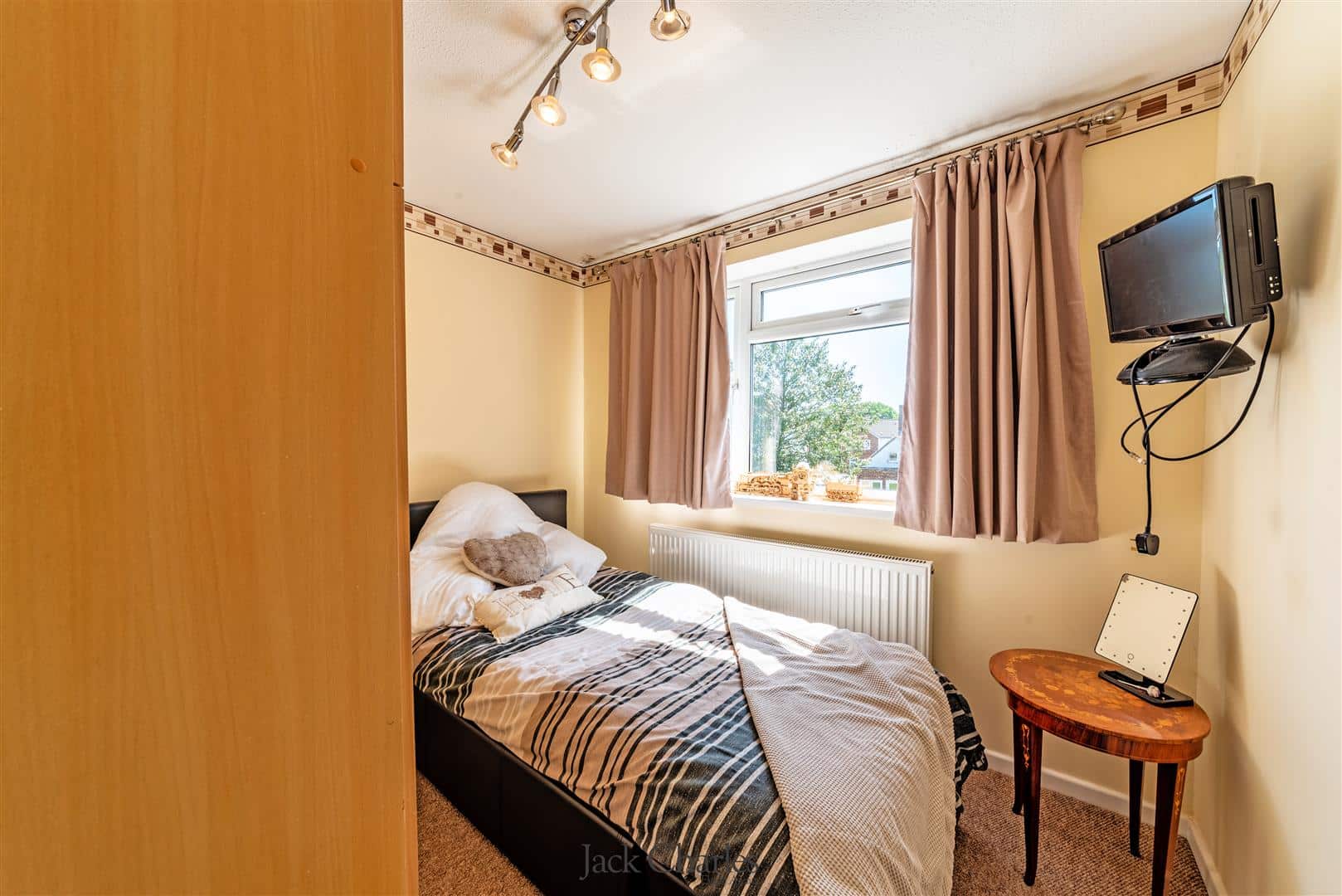 Britten Close, Tonbridge Jack Charles Estate Agents Tonbridge